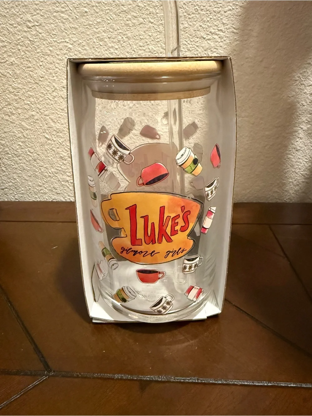 Gilmore Girls- ‘Luke's’ 16 oz Glass Tumbler ft Multi-Cup Accents w/ lid & straw - Picture 1 of 5